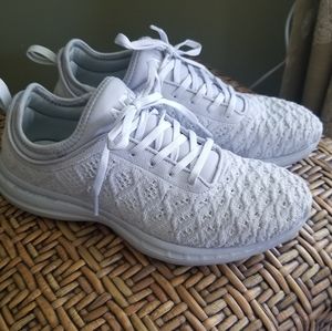 APL TECHLOOM PHANTOM RUNNING SNEAKERS